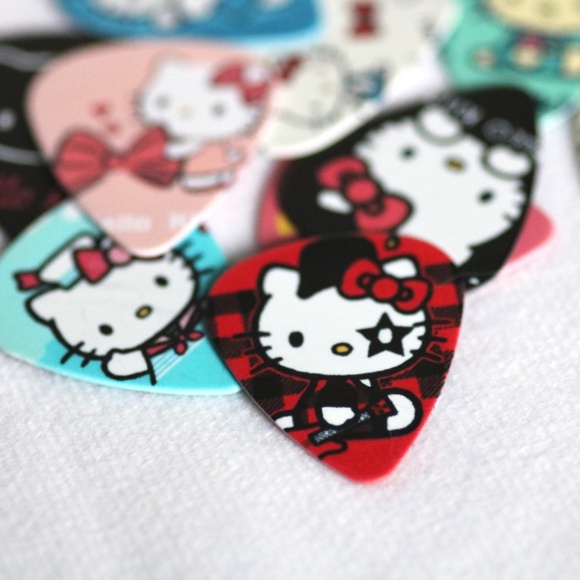 HELLO KITTY Guitar Picks Pack of 12 Assorted Designs Music Band Sanrio Kawaii - Picture 4 of 5